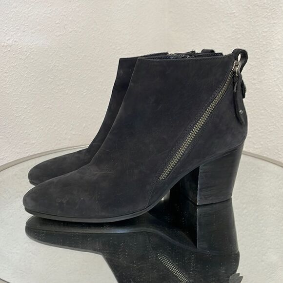 Steve Madden Jaydun Booties Black Nubuck suede Size 7 - Picture 3 of 11